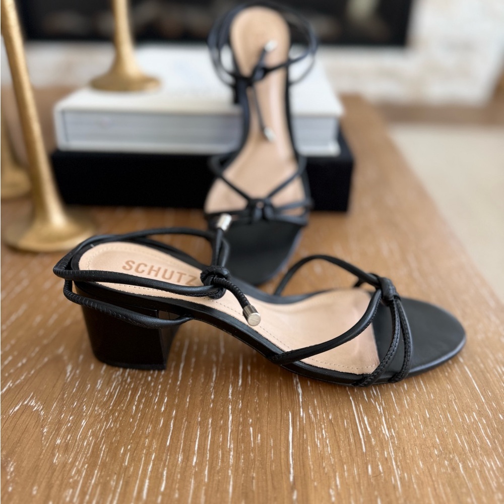 Schutz Asana Mid Block Heel Sandals Black Leather Ankle Strap Size 7.5